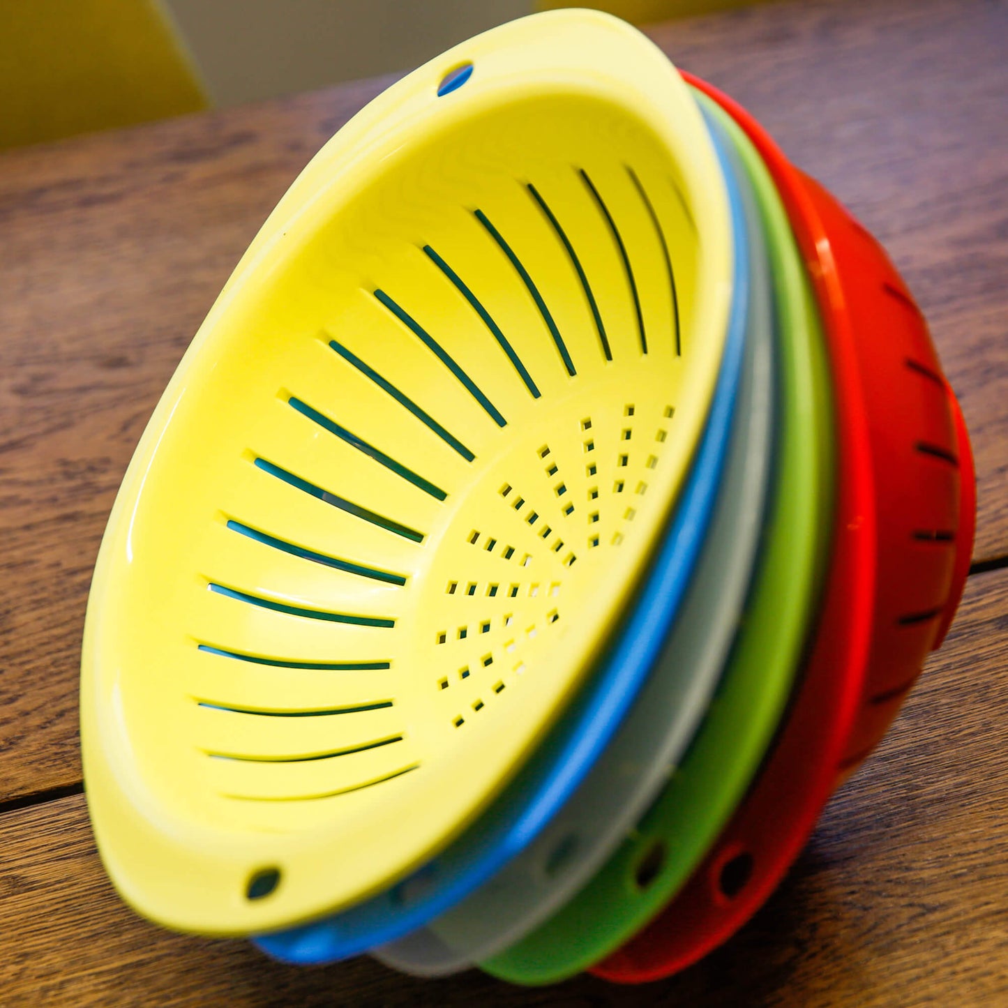Vegetable and salad strainer